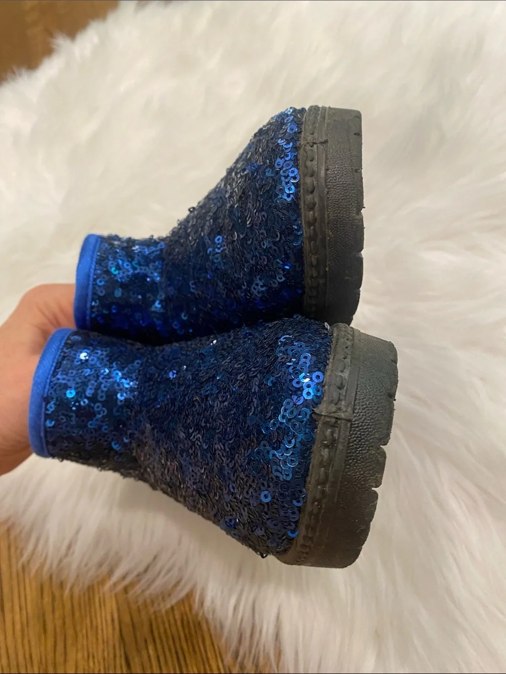 Unknown shimmery blue